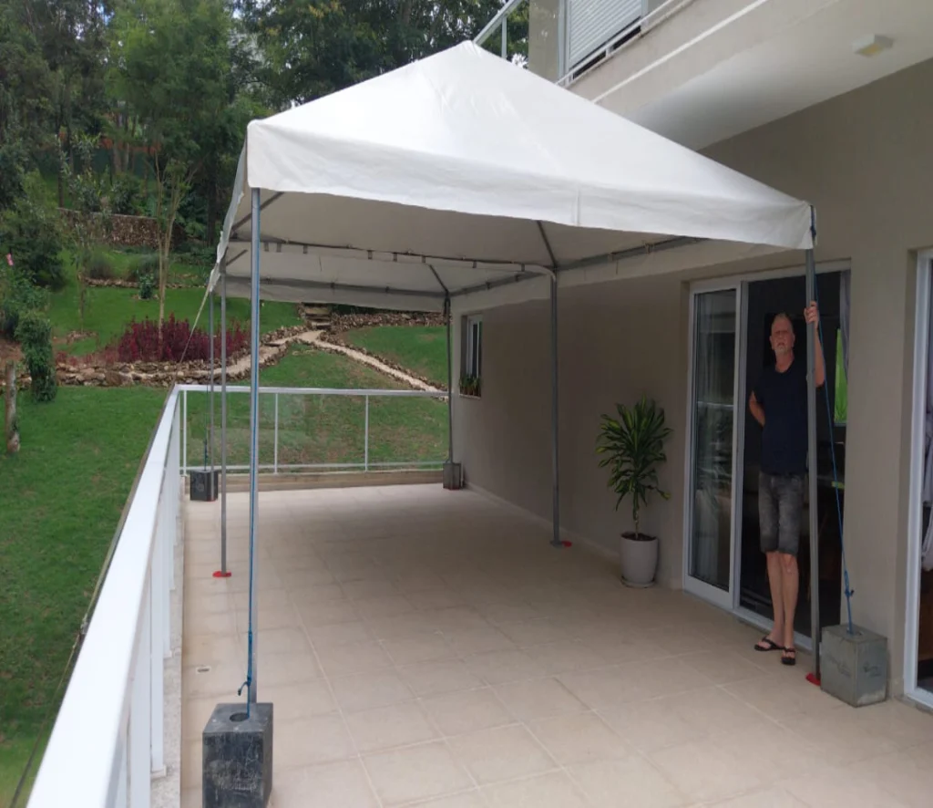 Estrutura profissional de tendas para eventos sociais, corporativos e institucionais com montagem segura